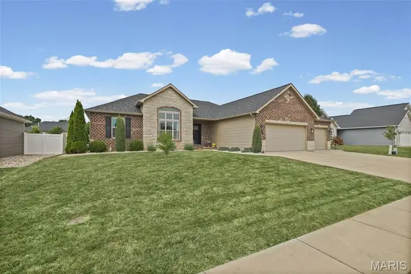 1305 Bradstreet DR, O'fallon, IL 62269