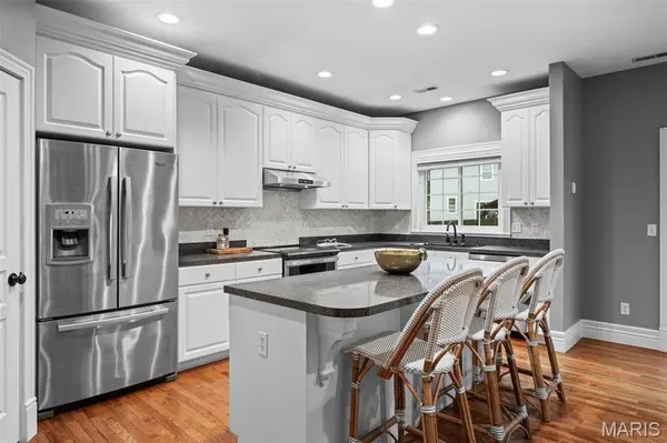 806 Windemere AVE, St Louis, MO 63131