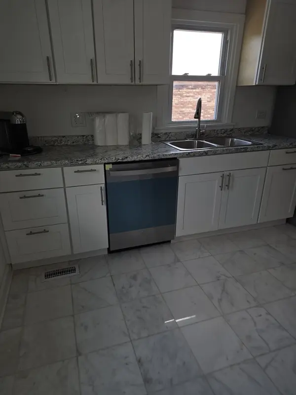 318 W Ogden AVE #2, Westmont, IL 60559