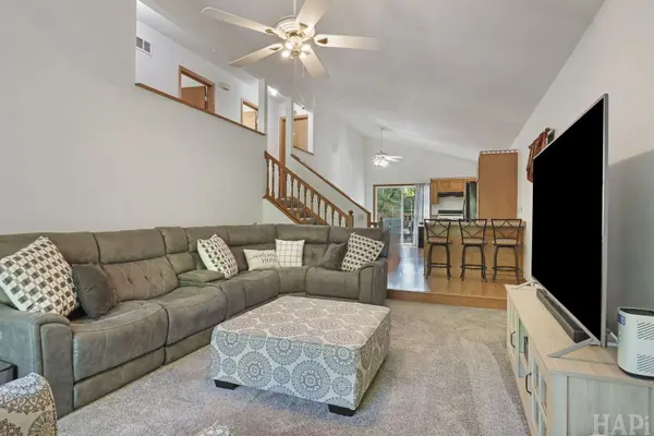 9725 W 17th ST, Zion, IL 60099