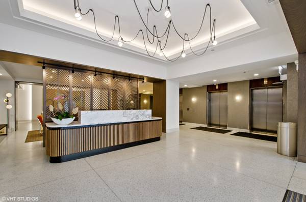 165 N Canal ST #1406, Chicago, IL 60606