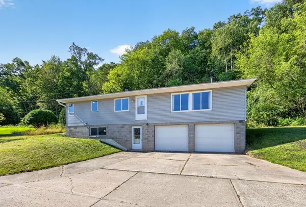 18599 Horse Shoe RD, Rollingstone, MN 55969