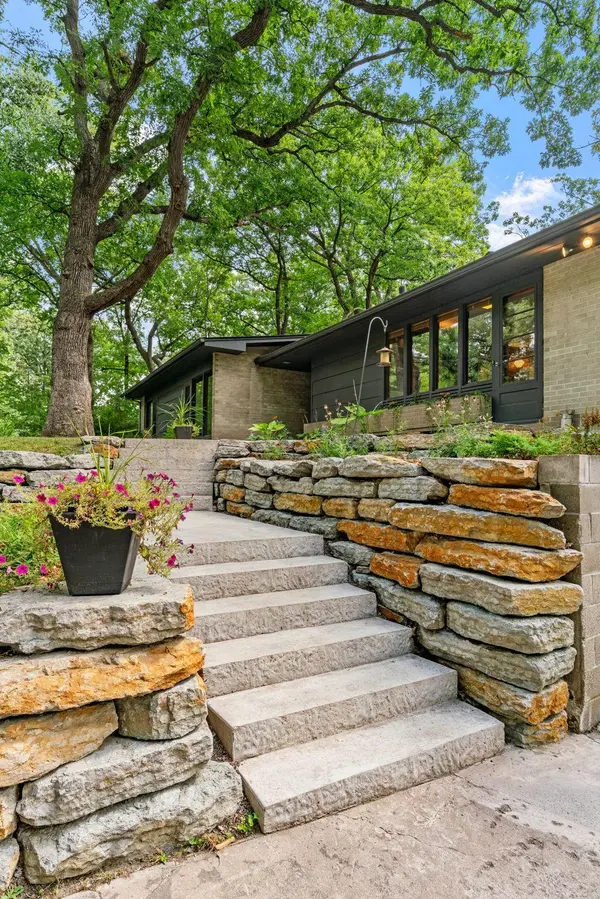 12 W Shore RD, North Oaks, MN 55127