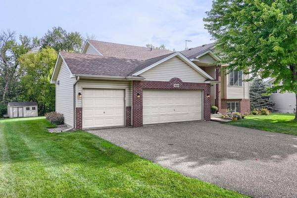 10324 Kalen LN NE, Hanover, MN 55341
