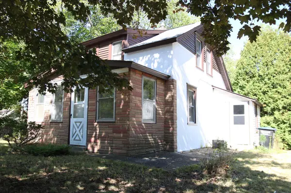 2466 Dale ST N, Roseville, MN 55113