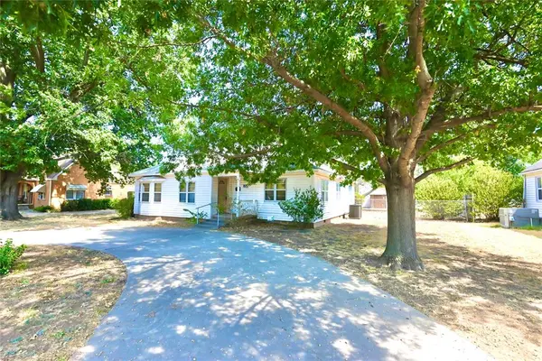 815 S 19th ST, Chickasha, OK 73018