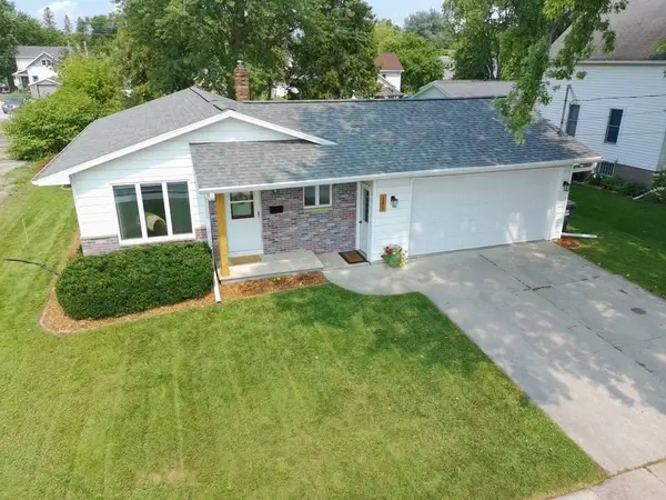 141 ROBBINS ST, Seymour, WI 54165
