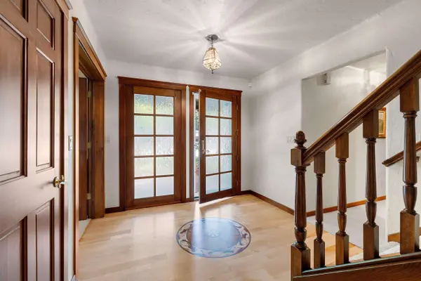 255 TRADERS POINT LN, Green Bay, WI 54302-5236