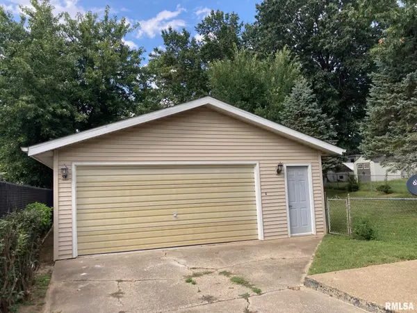 217 WILLOW LN, Springfield, IL 62707