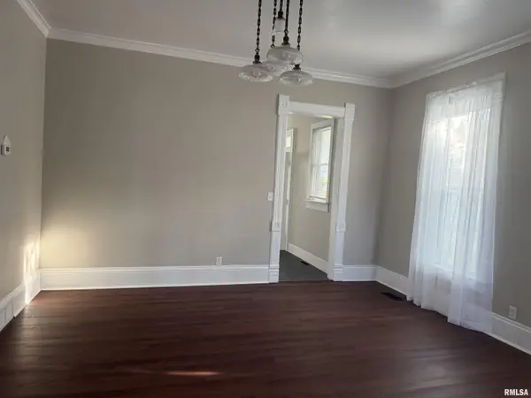 121 PEORIA ST, Washington, IL 61571
