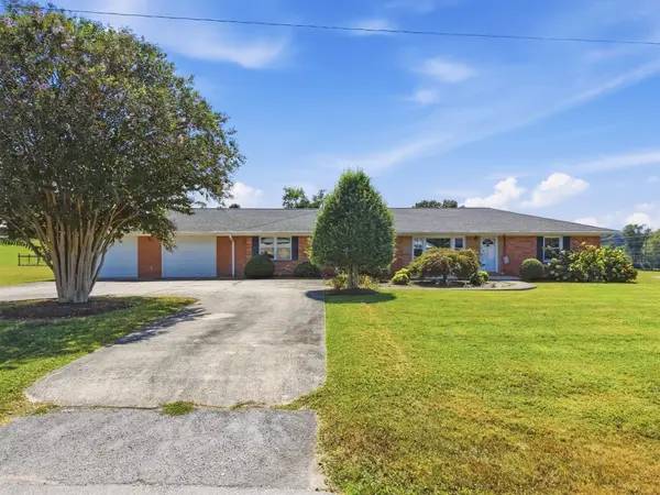 735 N Edgewood Dr, Sparta, TN 38583