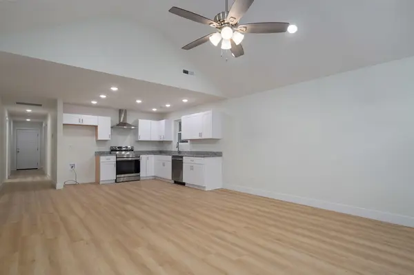 3307 W Lombard ST, Springfield, MO 65802