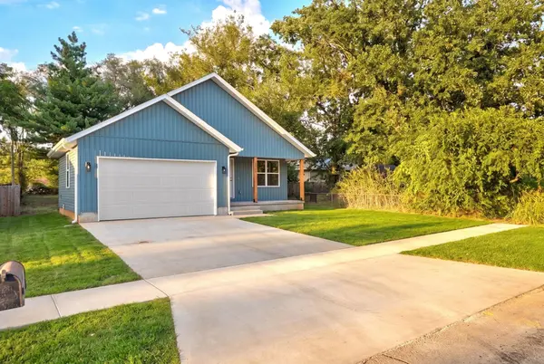 3307 W Lombard ST, Springfield, MO 65802