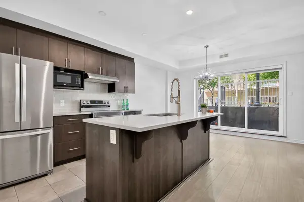 55 Tayside Private #B, Barrhaven, ON K2J 2T3