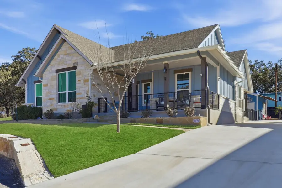 127 Hidden Oaks DR, Kingsland, TX 78639-0000