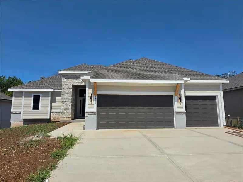 2284 Wabash ST, Olathe, KS 66061
