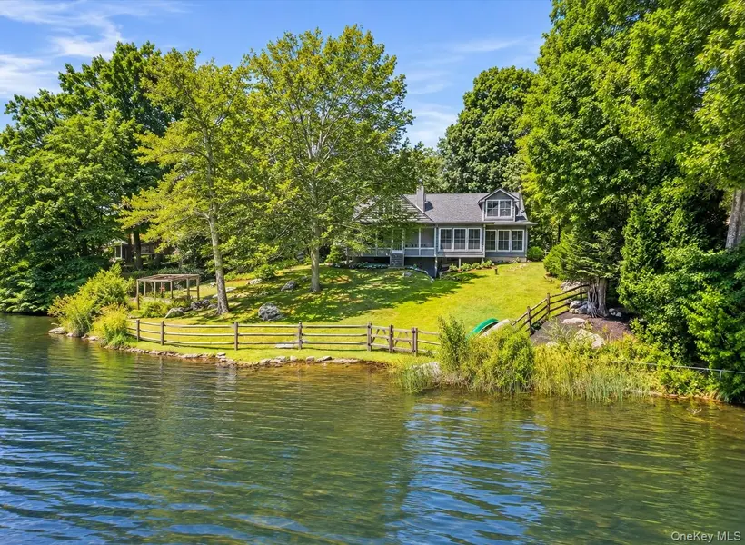 174 Lake Shore RD, Putnam Valley, NY 10579