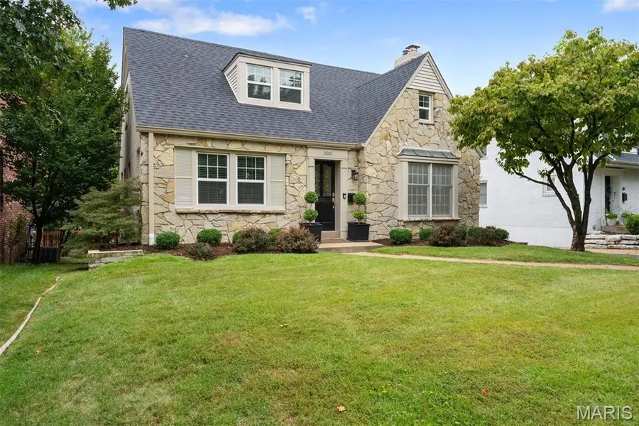 2007 Parkridge AVE, St Louis, MO 63144