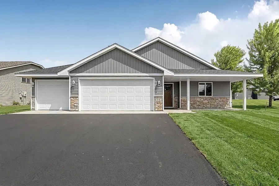 910 13th AVE NE, Saint Joseph, MN 56374