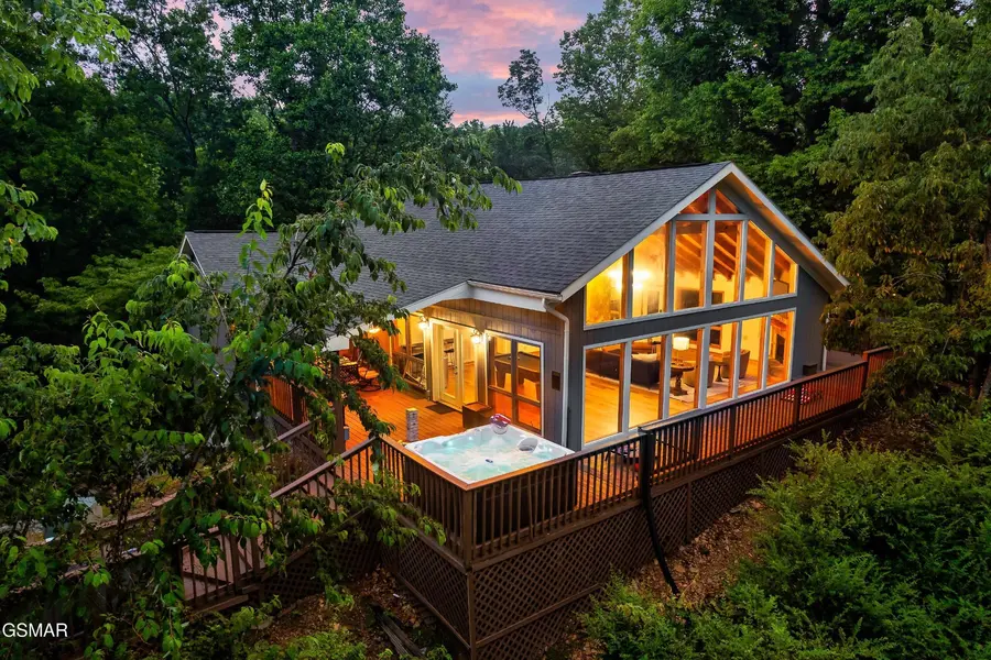 1051 N Ridge Place, Sevierville, TN 37876