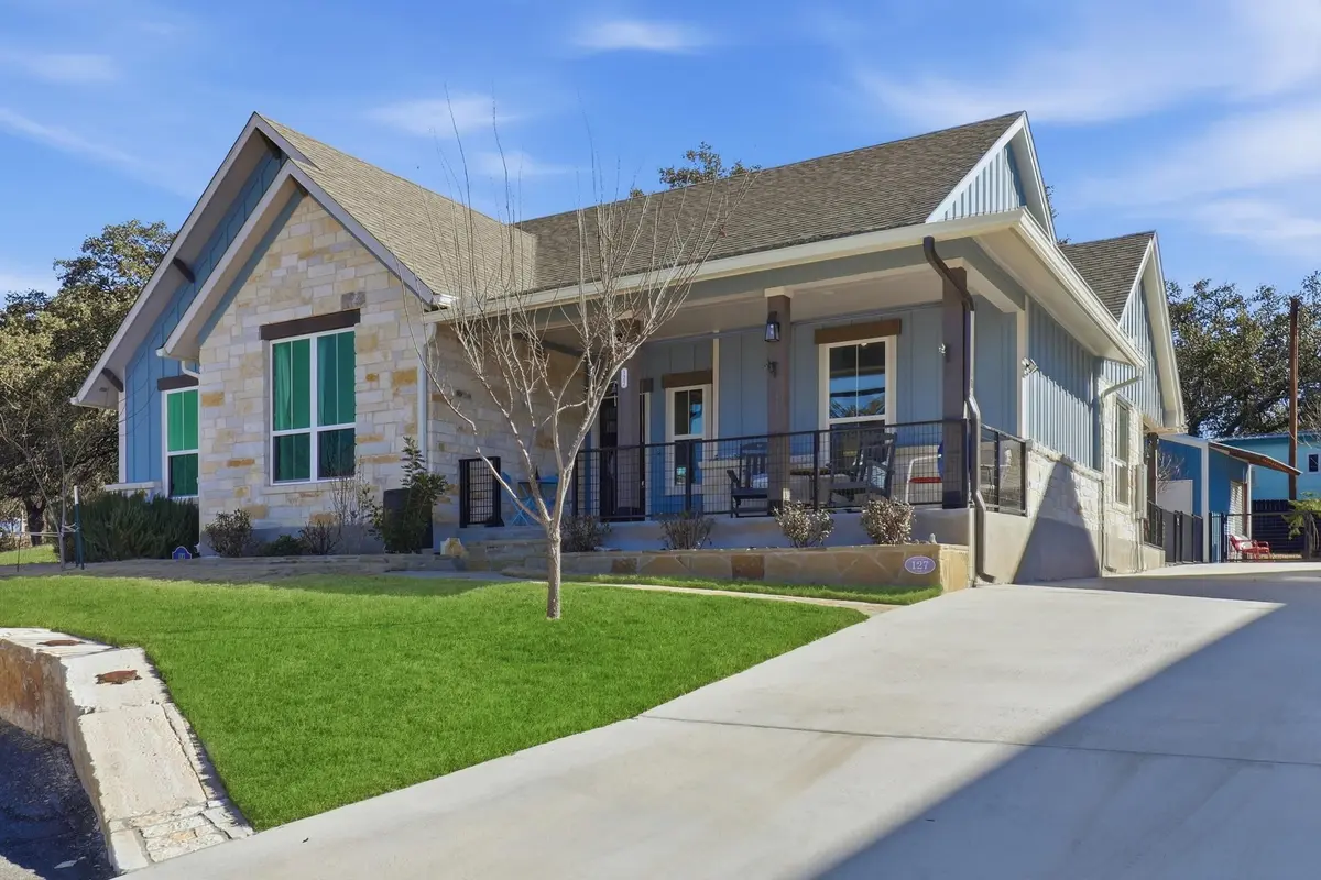 127 Hidden Oaks DR, Kingsland, TX 78639-0000