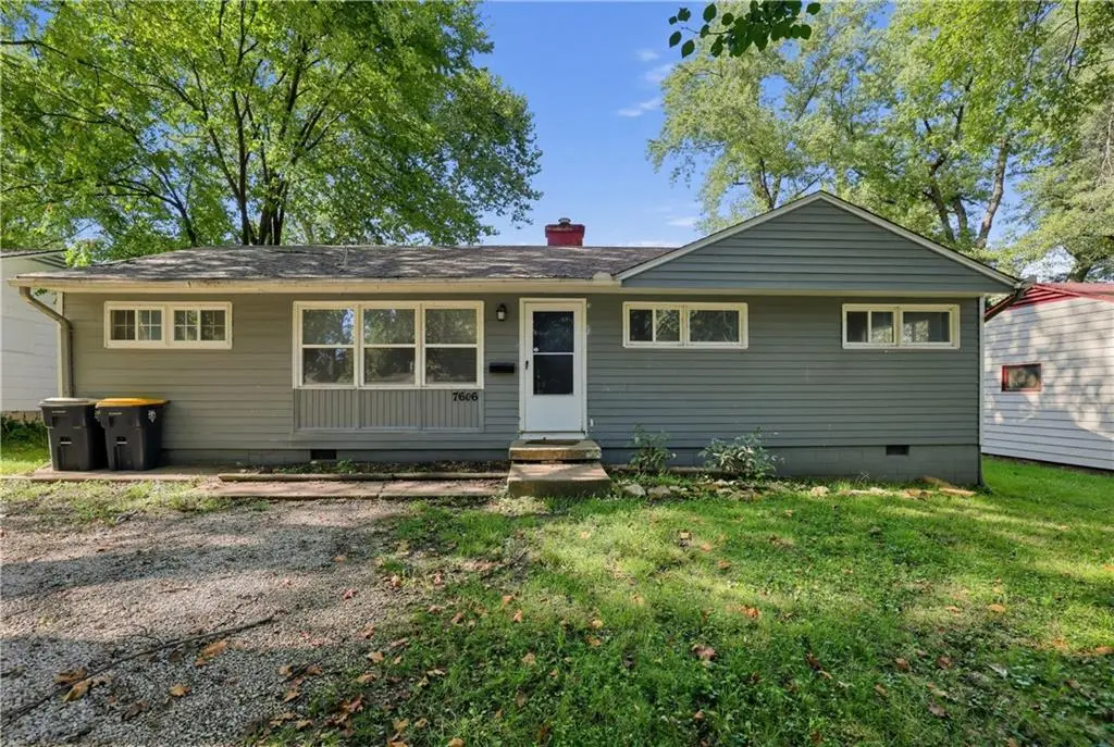 7606 E 112th TER, Kansas City, MO 64134