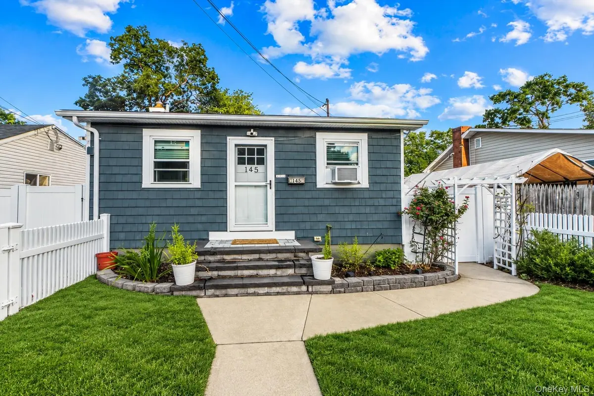 145 Carroll AVE, Ronkonkoma, NY 11779