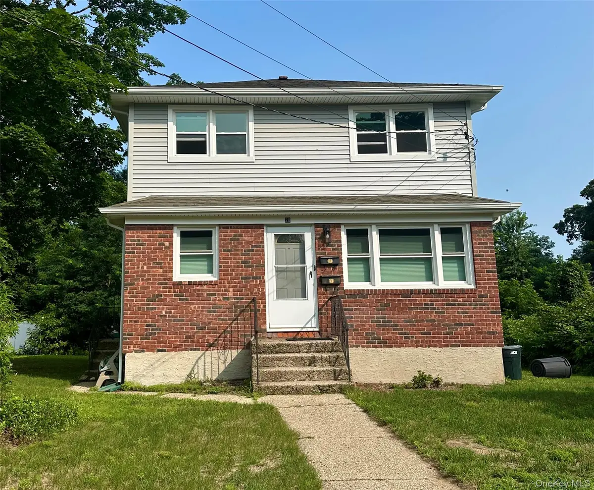 28 Warner, Ronkonkoma, NY 11779