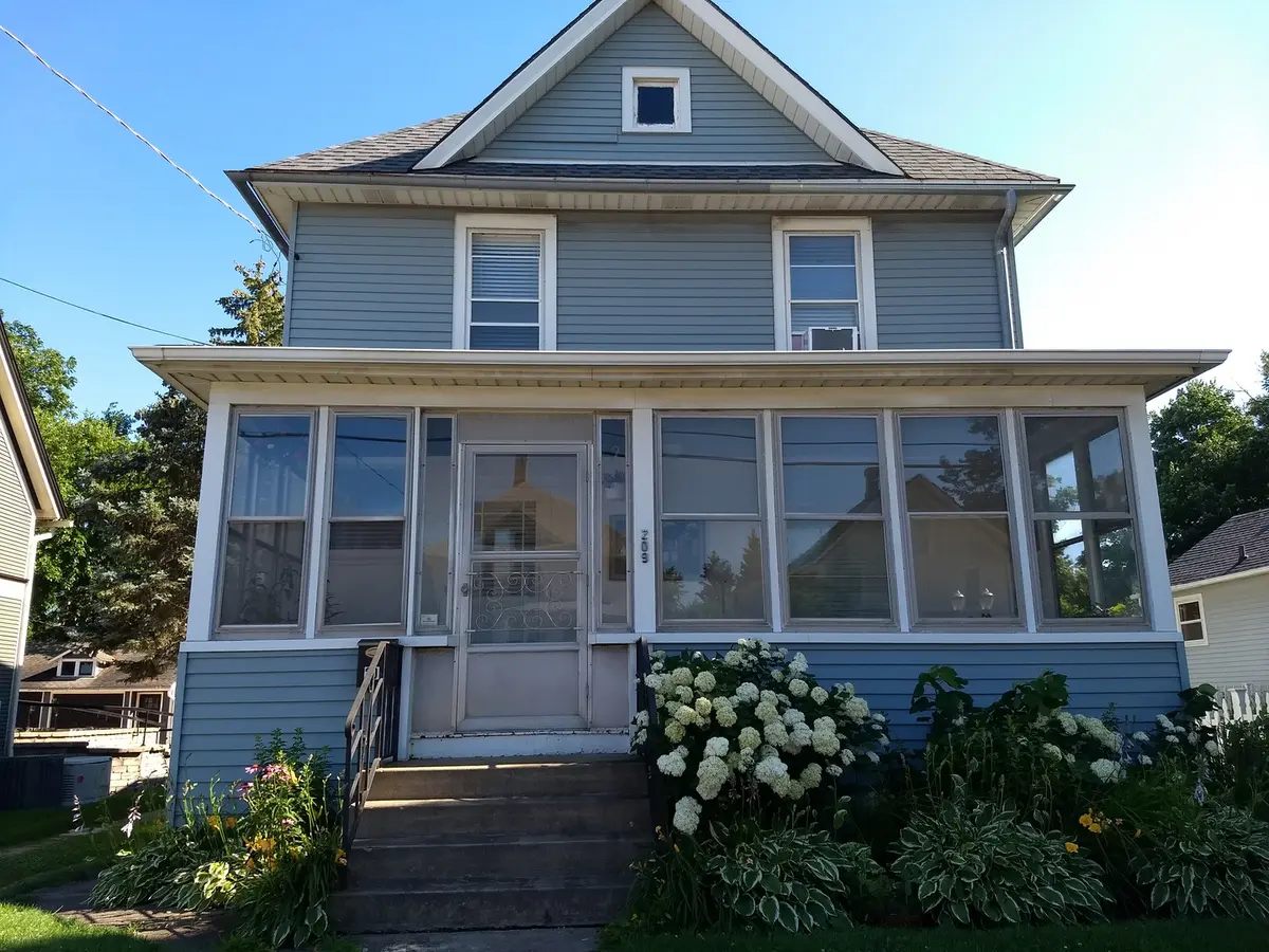 209 W Main ST, Barrington, IL 60010