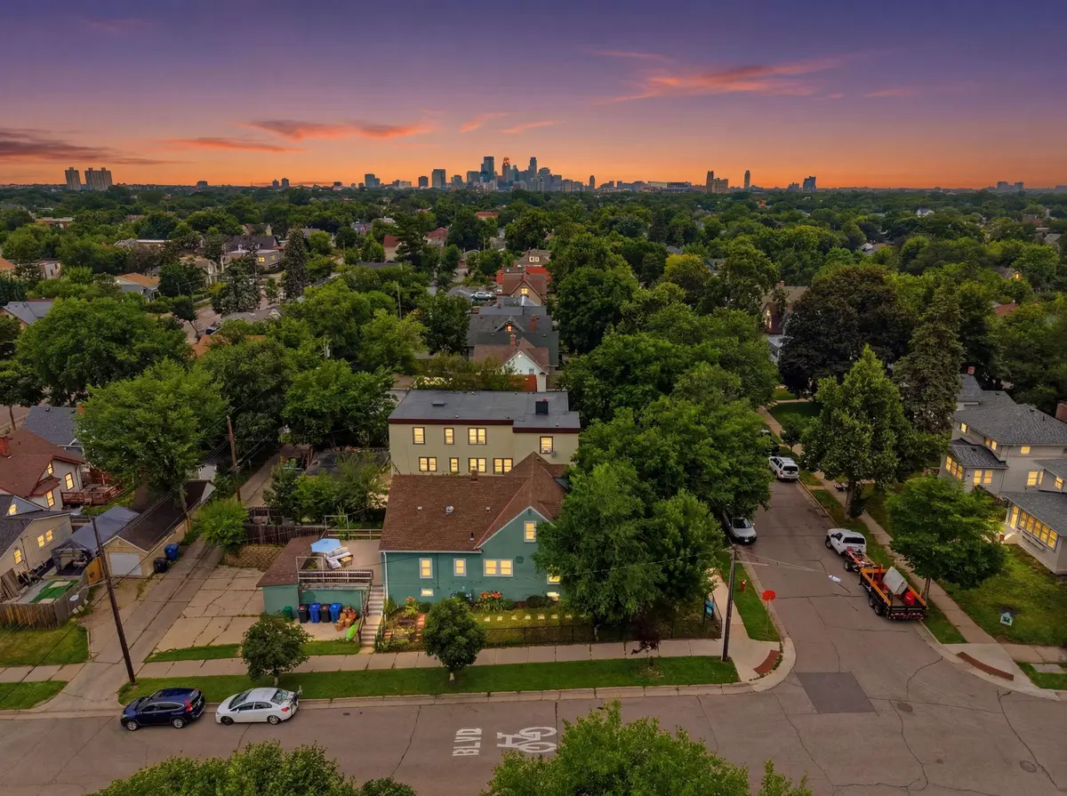 3952 Oakland AVE, Minneapolis, MN 55407