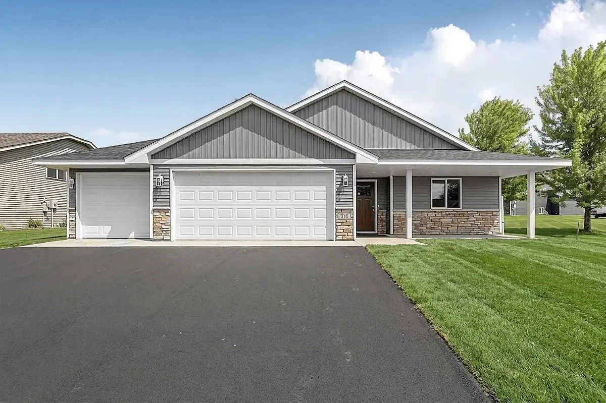 910 13th AVE NE, Saint Joseph, MN 56374