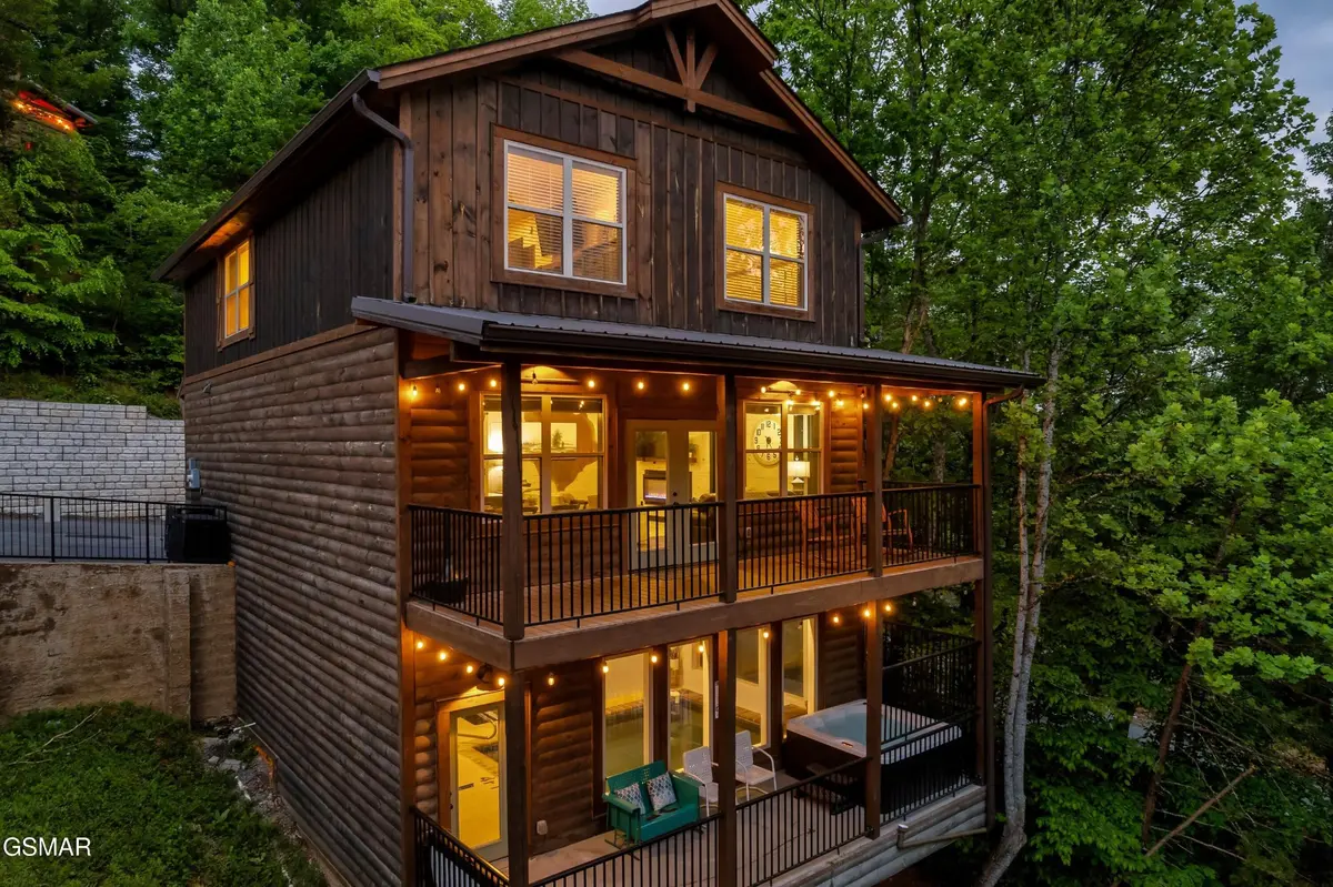 3023 Ridge Top Resort Way, Pigeon Forge, TN 37863