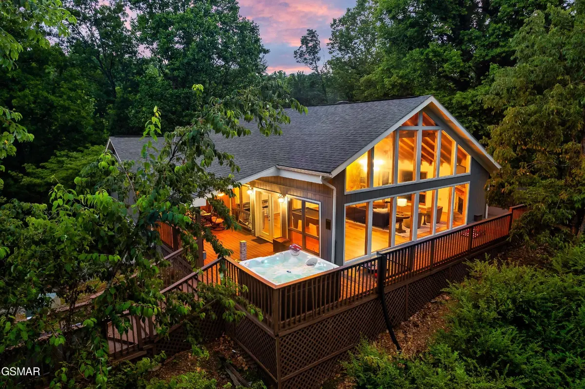 1051 N Ridge Place, Sevierville, TN 37876