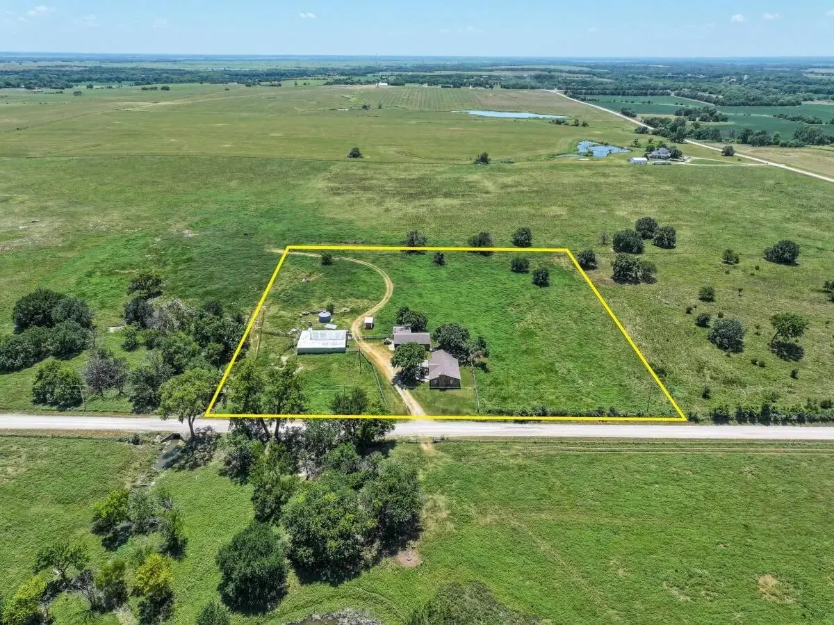 7805 SW 200th St, Douglass, KS 67039
