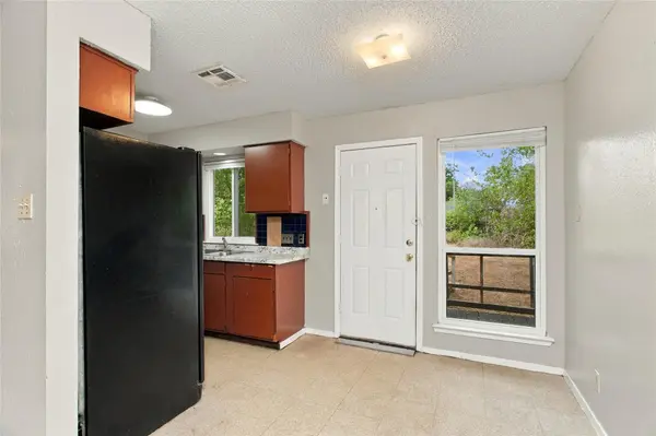 415 Thelma DR #B, Austin, TX 78745