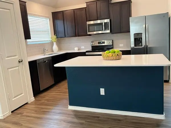 105 Guardian Angel CT, Jarrell, TX 76537