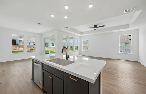 115 Centerfire LN, Georgetown, TX 78633