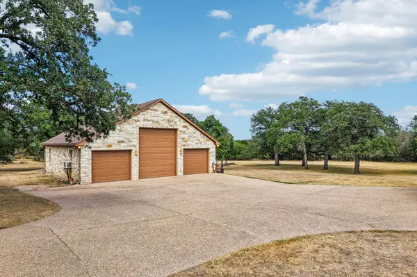 101 Flint Rock TRL, Spicewood, TX 78669