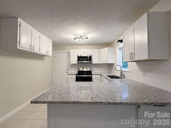 2060 27th Avenue DR NE, Hickory, NC 28601