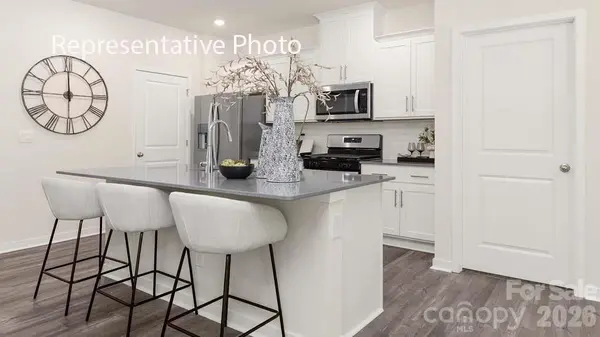 633 17th Avenue DR NE, Hickory, NC 28601