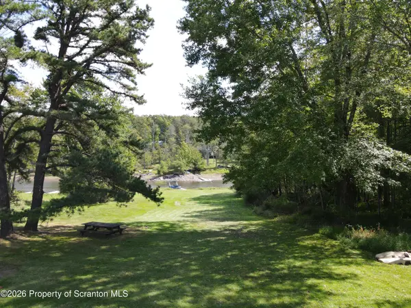 280 Sterling Shore RD, Lake Ariel, PA 18436
