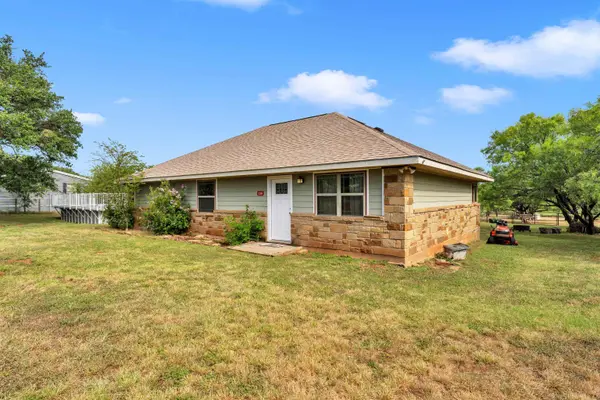 115 Fieldstone DR, Llano, TX 78643