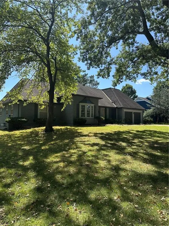 12724 Overbrook RD, Leawood, KS 66209