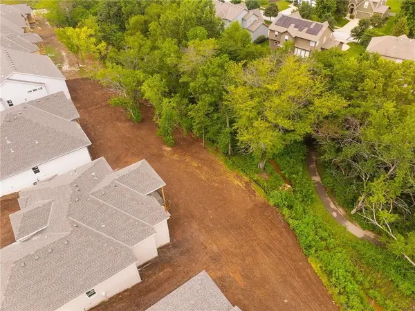2284 Wabash ST, Olathe, KS 66061