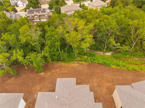 2284 Wabash ST, Olathe, KS 66061