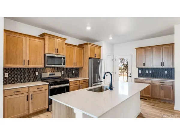 697 N Ukraine, Aurora, CO 80018