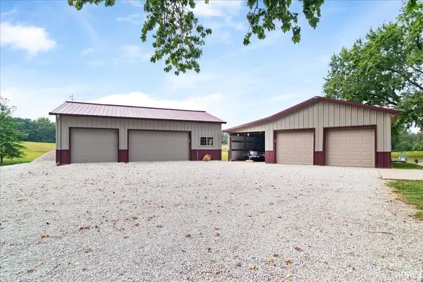 5828 S Meridian RD, Oakland City, IN 47660