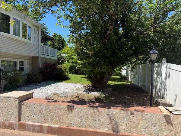 11 De Clark PL, Nanuet, NY 10954