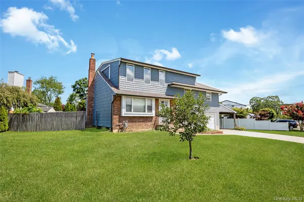 3701 Ruby LN, Wantagh, NY 11793