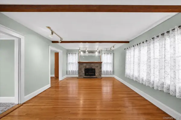 77 Irving PL, New Rochelle, NY 10801